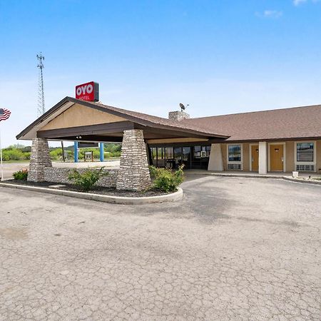 Oyo Hotel Junction Tx I-10 Exterior photo