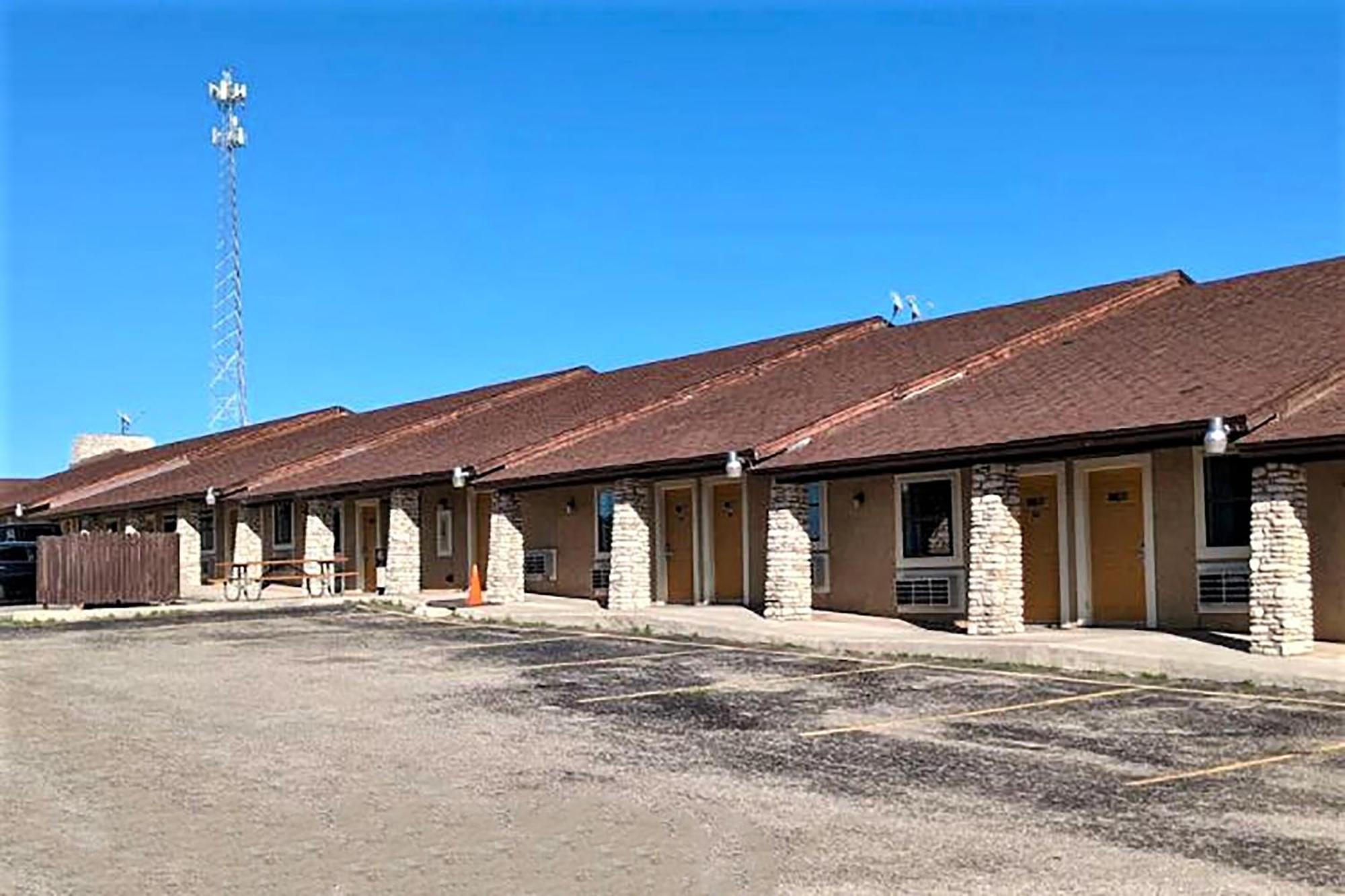 Oyo Hotel Junction Tx I-10 Exterior photo